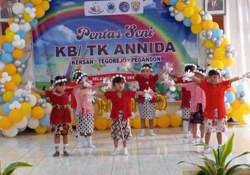 TK Annida Kendal Gelar Pelepasan Siswa dengan Menampilkan Pentas Seni