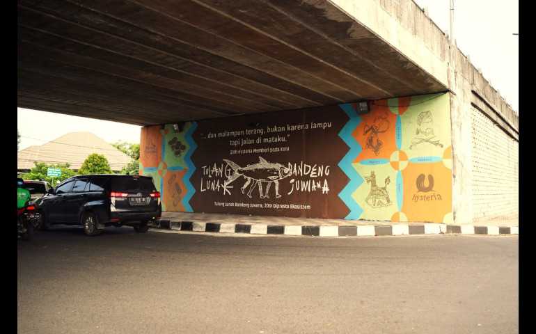Kolektif Hysteria Memulai Perayaan Ultah ke-20 dengan Mural Tulang Lunak Bandeng Juwana di Underpass Jatingaleh