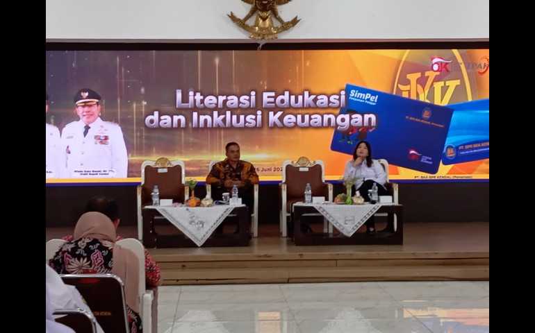 BPR BKK Kendal dan OJK Kolaborasi Sosialisasi Literasi Keuangan di Kalangan Pelajar dan Masyarakat