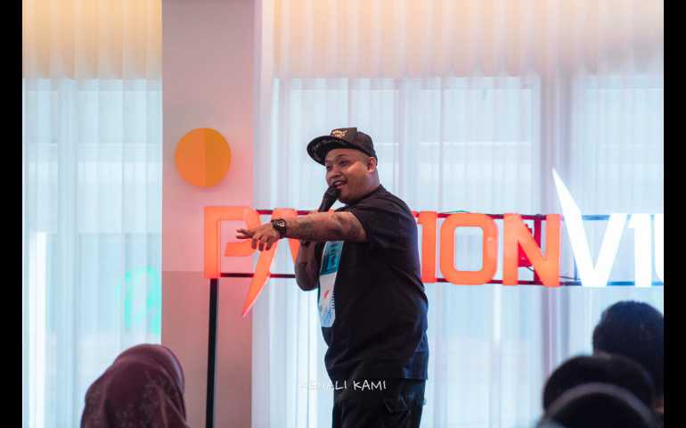 Angkat Kisah Pribadi Pramantya, Special Show Stand Up Comedy KEHIDUPRAM Berlangsung Meriah!
