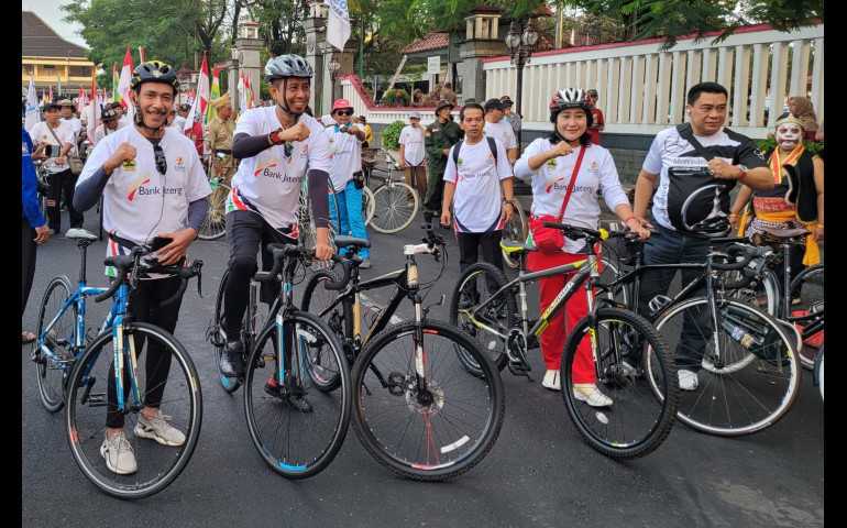 Ribuan Peserta Semarakkan Parade Sepeda Tua pada Pre Event FORDA KORMI Jateng 2024 di Banyumas