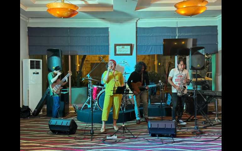 Grand Candi Hotel Semarang  Hadirkan  Musisi Internasionl Pada Konser Teratai Lobby Jazz