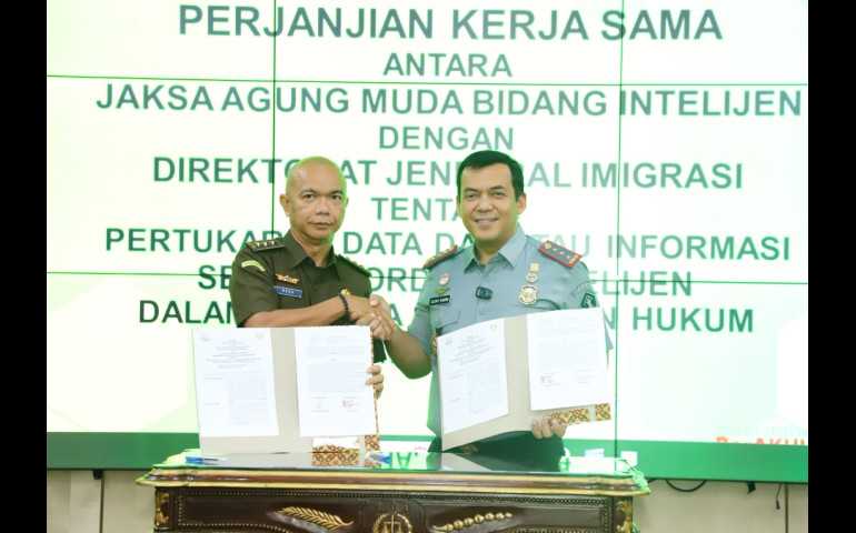 JAM-Intelijen Kejagung Reda Manthovani Teken Adendum Kerja Sama dengan Direktorat Jenderal Imigrasi terkait Pertukaran Data Informasi