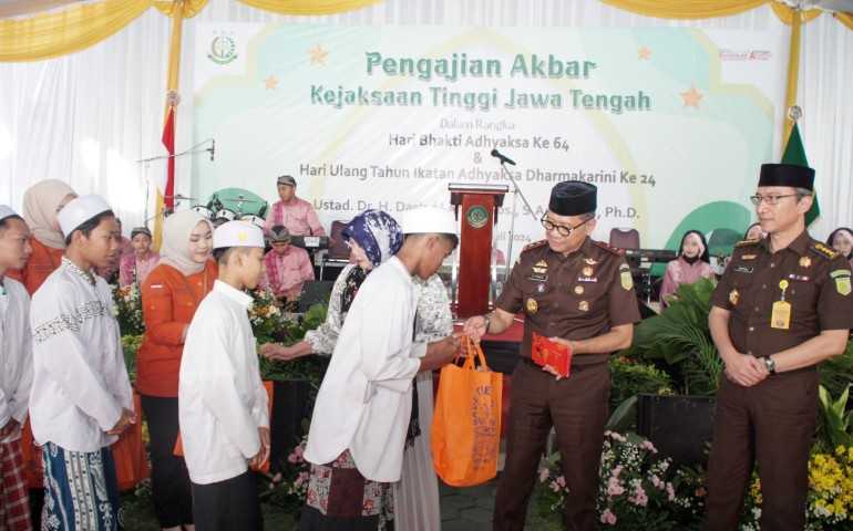 Kejaksaan Tinggi Jawa Tengah Rayakan HBA Ke-64 dengan Pengajian dan Santunan Anak Yatim