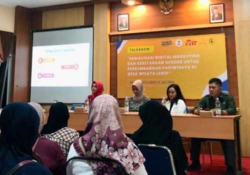 Tranformasi Digital, Mahasiswa Universitas Semarang Latih Warga Desa Wisata Lerep dalam Pemasaran Digital