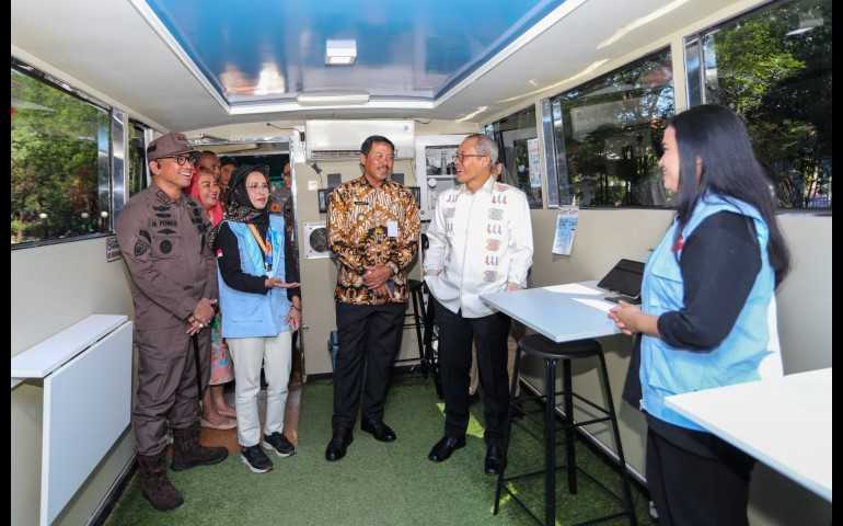Roadshow Bus KPK di Semarang, Pj Gubernur : Masyarakat Jadi Tahu Bagaimana Bahaya Korupsi