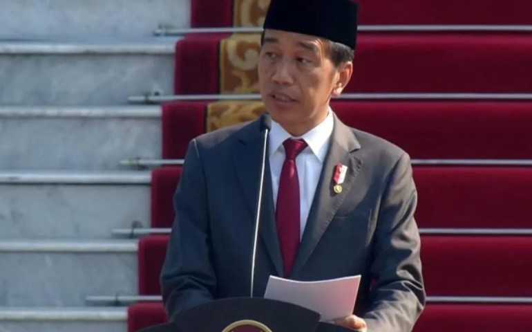 Presiden Jokowi Melantik 906 Perwira Polri-TNI