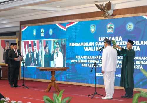 Gibran Jadi Wapres, Nana Sudjana Lantik Teguh Prakosa sebagai Wali Kota Surakarta