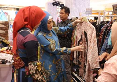 Pj Ketua Dekranasda Jateng Shinta Nana Buka Kontak Bisnis dan Pameran Pengembangan Pemasaran Produk UMKM, Catatkan Kerja Sama Rp23,21 Miliar