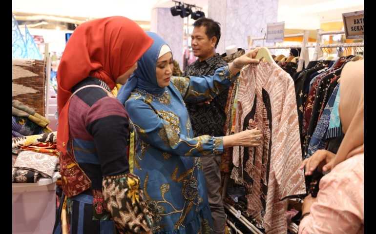 Pj Ketua Dekranasda Jateng Shinta Nana Buka Kontak Bisnis dan Pameran Pengembangan Pemasaran Produk UMKM, Catatkan Kerja Sama Rp23,21 Miliar