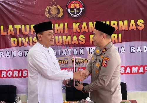 Bersama Santri Al Musthofa, Polres Kendal Perkuat Ketahanan Terhadap Radikalisme