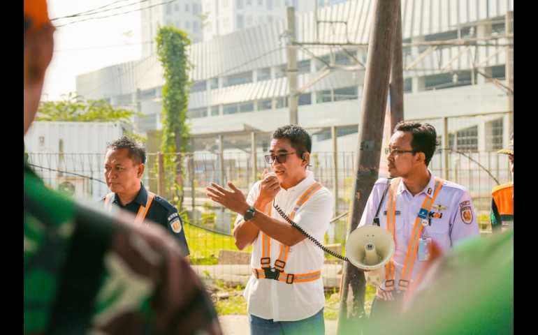 KAI Daop 1 Jakarta Dukung Langkah BTP Kelas 1 Jakarta Tutup JPL 95 di Perlintasan Cisauk