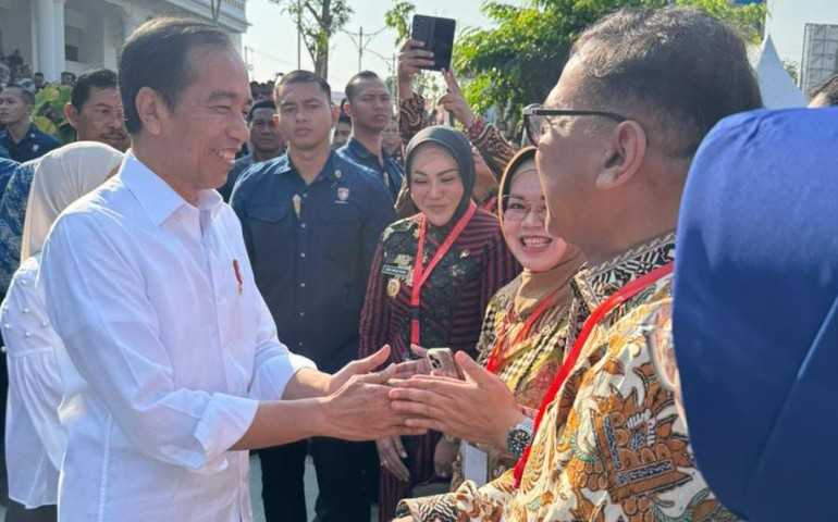Resmikan Pasar Jongke Surakarta, Kajati Jateng Ponco Hartanto Apresiasi Langkah Presiden Jokowi Tingkatkan Kesejahteraan Masyarakat