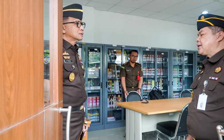 Lakukan Kunker ke Kejari Kabupaten Magelang, Kajati Ponco Sampaikan Pesan untuk Hati Hati Bermedsos dan Judol