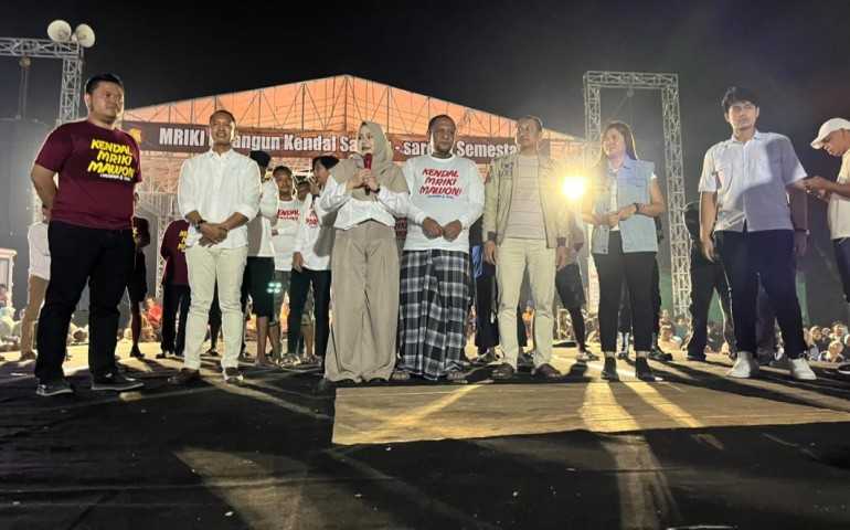Pasangan Mirna-Urike Gelar Pedagang Bersholawat di Kendal, Suara Kaki Lima Menyuarakan Harapan Baru