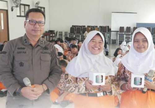Bangun Kesadaran Hukum, Kejati Jateng Gelar JMS di SMK Ibu Kartini Semarang ; Dampak Negatif Pinjol dan Judol Nyata!