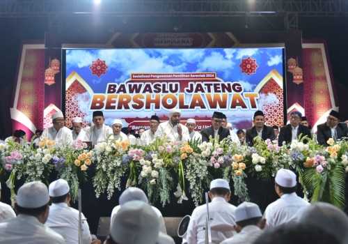 Kajati Jateng Ponco Hartanto Hadiri Bawaslu Jateng Bershalawat, Tegaskan Pentingnya Persatuan dan Kesatuan