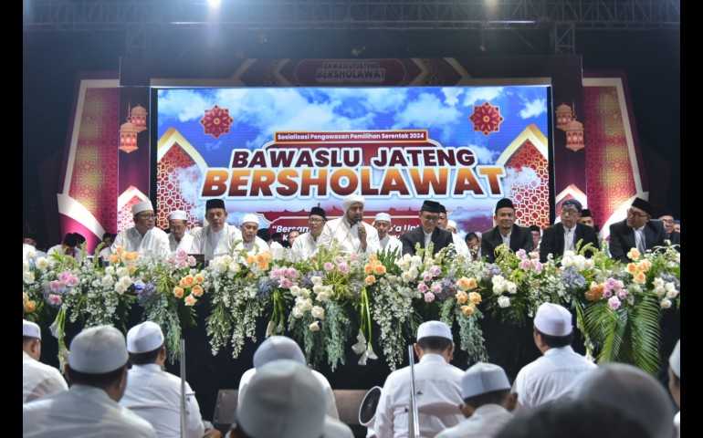 Kajati Jateng Ponco Hartanto Hadiri Bawaslu Jateng Bershalawat, Tegaskan Pentingnya Persatuan dan Kesatuan