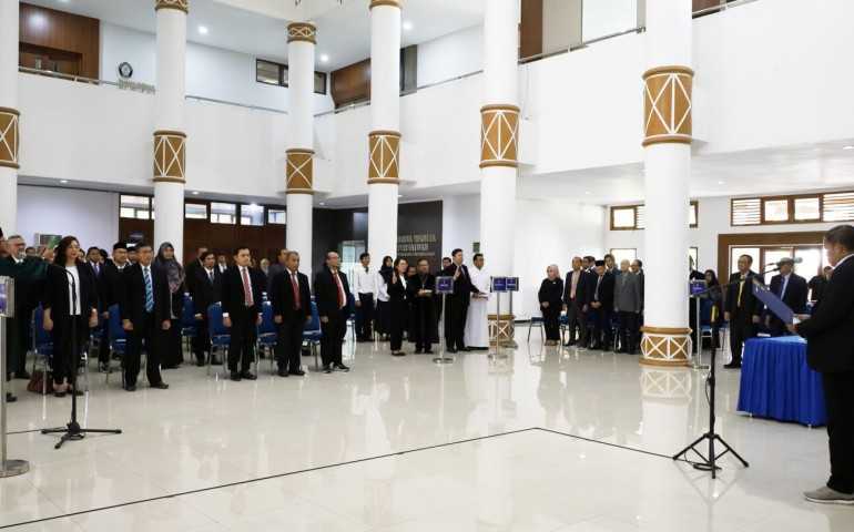 Lantik Pejabat Baru, Rektor UNDIP Prof Suharnomo Tekankan Fokus Jadi Manfaat Mahasiswa dan Masyarakat