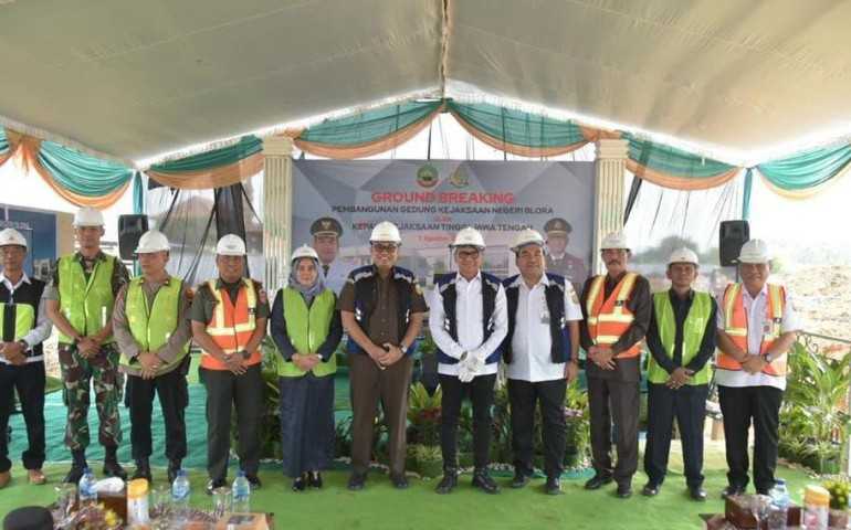 Pembangunan Dimulai, Kajati Jateng Ponco Hartanto Harap Gedung Baru Kejari Blora Tingkatkan Efisiensi dan Kualitas Pelayanan Hukum
