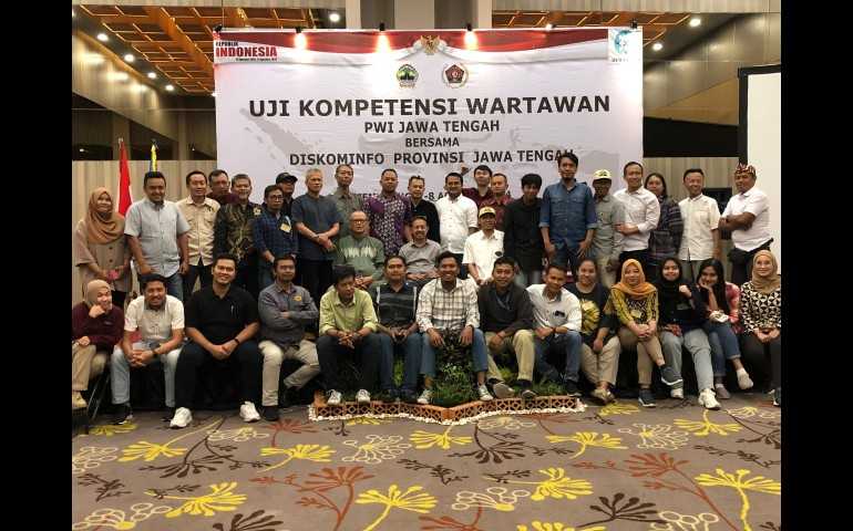 Sihono Apresiasi Hasil UKW PWI-Diskominfo Jateng, Ingin Idealiasme Wartawan Tak Rontok