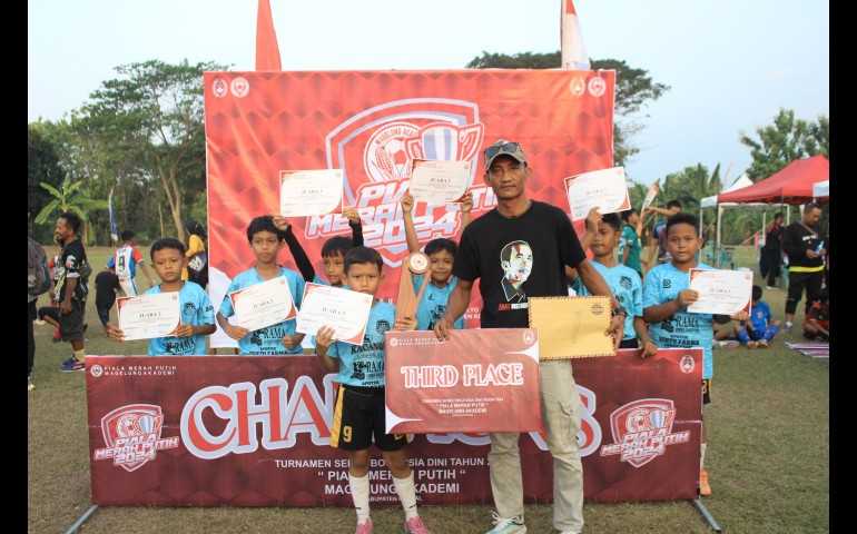 Piala Merah Putih 2024: SSB Bhayangkara Kendal Bersinar dengan Gelar Juara 3
