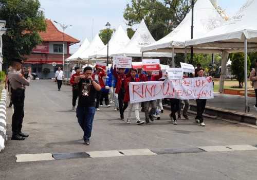 Aliansi Mahasiswa Kendal Tuntut Pemerintah Agar Terbuka Dengan Pembangunan Pasar Weleri