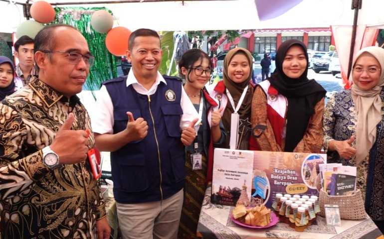 Kunjungi Karya KKN UNDIP di Klaten, Rektor UNDIP Prof Suharnomo Apresiasi Mahasiswa dalam Pemberdayaan Masyarakat