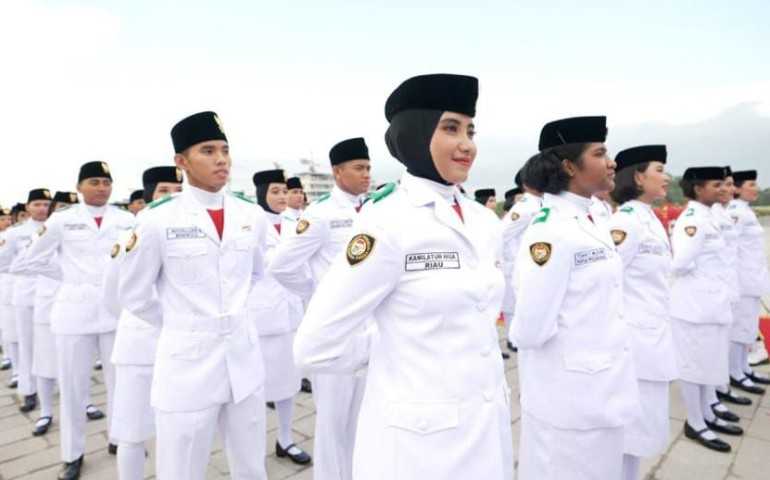 Momen Khidmat  Tim Nusantara Baru Mengibarkan Bendera Merah Putih di Detik-Detik Proklamasi