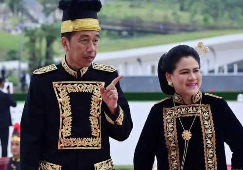 Pimpin Upacara HUT RI ke-79, Presiden Jokowi Minta Maaf dan Selanjutnya Titipkan Indonesia ke Prabowo Subianto