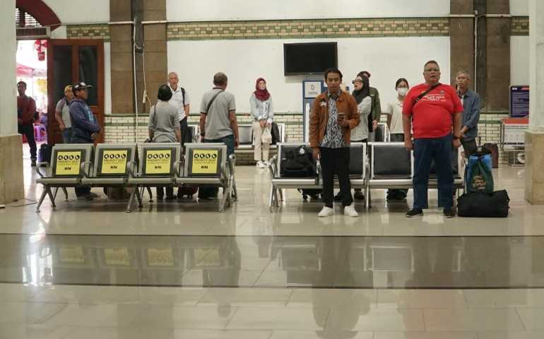 Semangat Kemerdekaan, KAI Daop 4 Semarang Sambut HUT ke-79 RI di Perjalanan Kereta