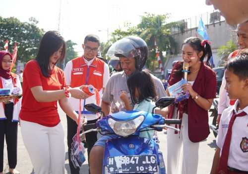 Pertamina Patra Niaga JBT Sapa Pelanggan dengan Hangat di Hari Kemerdekaan di SPBU Jateng dan DIY