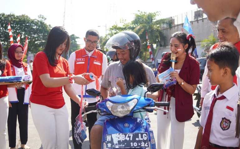 Pertamina Patra Niaga JBT Sapa Pelanggan dengan Hangat di Hari Kemerdekaan di SPBU Jateng dan DIY