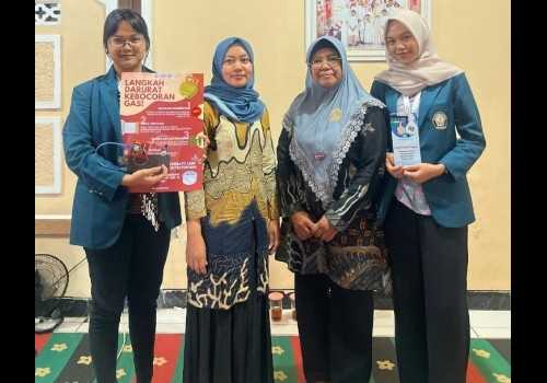 Racun Pinjol Ilegal di Masyarakat! Mahasiswa KKN Undip Lakukan Edukasi  Bahaya Pinjol Melalui Solusi Syariah  di Desa Sidomulyo Magelang