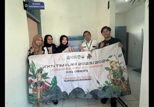 Mahasiswa KKN Tim II UNDIP Sosialisasikan Pencegahan Stunting Melalui Infografis Edukatif di Kelurahan Banyuanyar Surakarta