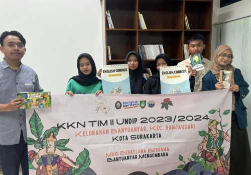 Mahasiswa KKN Undip Hadirkan Pojok Baca Bahasa Inggris di Forum Anak Banyuanyar Surakarta