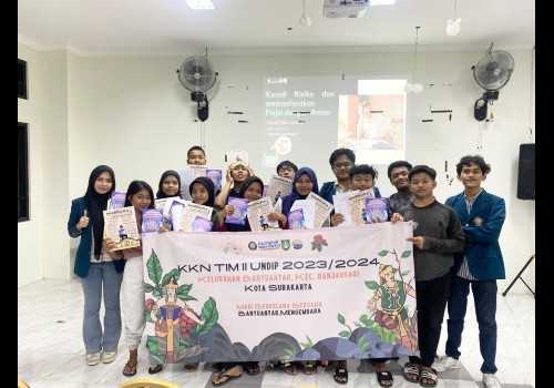 Manfaatkan TikTok Shop untuk Pemasaran Pot Daur Ulang, Karang Taruna Banyuanyar Surakarta dan Mahasiswa KKN Undip Luncurkan Program Sedekah Sampah Sekawan
