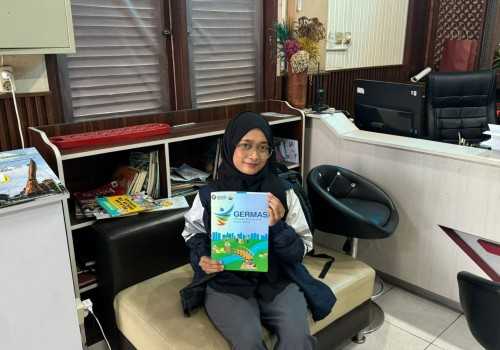 Tingkatkan Akses Informasi mengenai Hidup Sehat, Mahasiswa KKN UNDIP di Banyuanyar Surakarta Terjemahkan Buku GERMAS ke dalam Bahasa Inggris