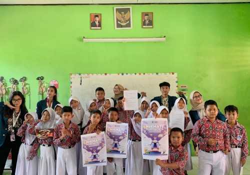 Mahasiswa KKN Undip Bukan Cuma Kuliah Kerja Nyata, Tapi Juga Karya Nyata Tingkatkan Literasi di SDN Banyurojo 02 Magelang