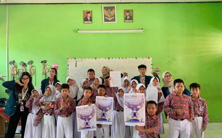 Mahasiswa KKN Undip Bukan Cuma Kuliah Kerja Nyata, Tapi Juga Karya Nyata Tingkatkan Literasi di SDN Banyurojo 02 Magelang