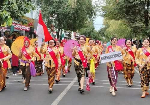 Bunda Milenial Kota Semarang Meriahkan Parade Budaya “1st Yogyakarta International Dance Carnaval”