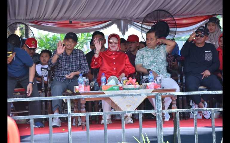 Peringati HUT ke-17, Pawai Pembangunan Sukoharjo 2024 Berlangsung Meriah