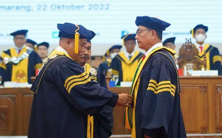 Unnes Anugerahi Moeldoko Gelar Doktor Honoris Causa Bidang Manajemen Strategi Pembangunan SDM