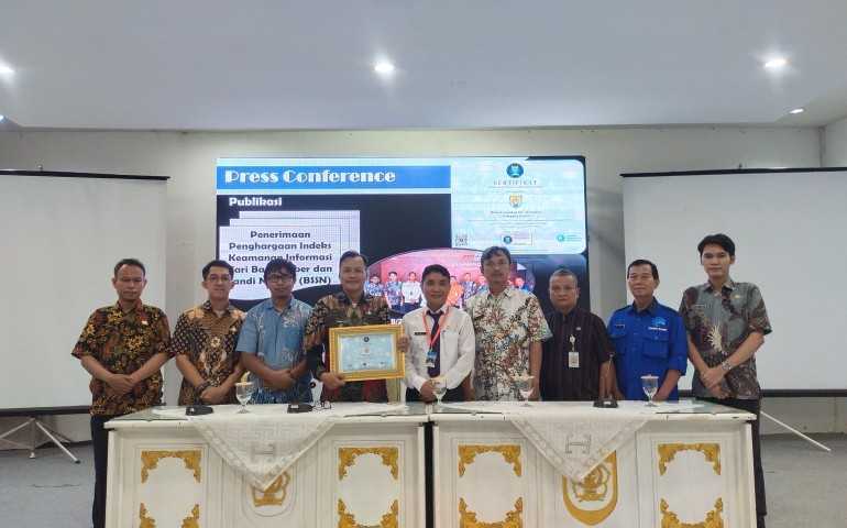 Diskominfo Kendal Sabet Penghargaan Tingkat Kematangan Keamanan Siber dari BSSN
