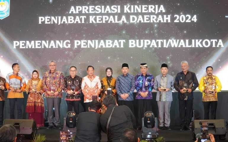 Pj Bupati Jepara Edy Supriyanta Raih Penghargaan Apresiasi Kinerja Penjabat Kepala Daerah 2024