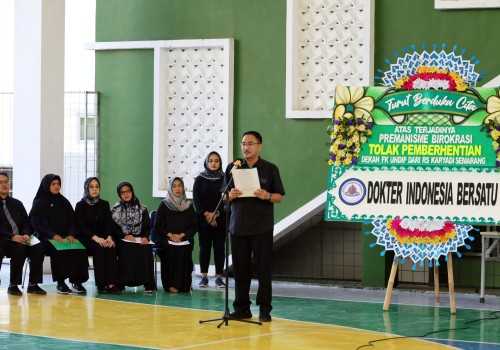 Dekan FK Undip Diberhentikan Sementara, Civitas Akademika Gelar Apel Pagi sebagai Ungkapan Solidaritas
