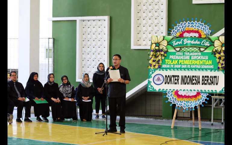 Dekan FK Undip Diberhentikan Sementara, Civitas Akademika Gelar Apel Pagi sebagai Ungkapan Solidaritas