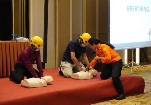 Keamanan Konsumen Jadi Prioritas, Gets Hotel Semarang Gelar Pelatihan Tanggap Darurat untuk Karyawan