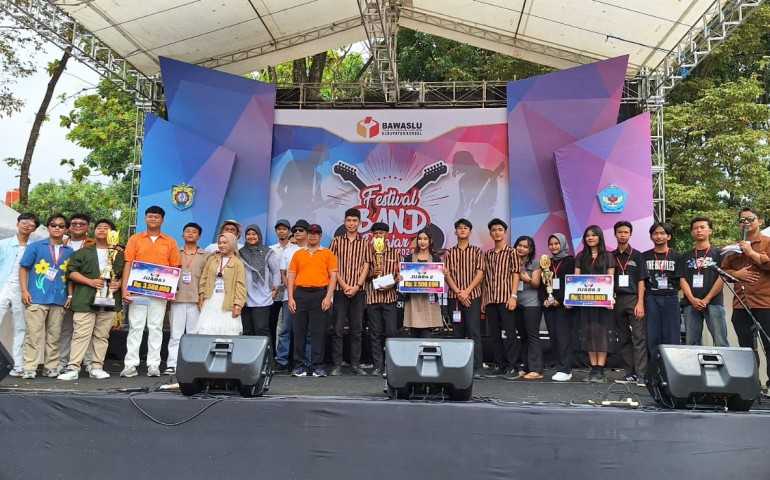 Sosialisasi Pilkada 2024, Bawaslu Kendal Ajak Siswa Berpartisipasi Aktif