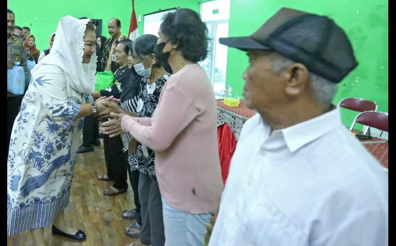 Salurkan BLT DBHCHT, Walikota Semarang Harap Bisa Tingkatkan Kesejahteraan